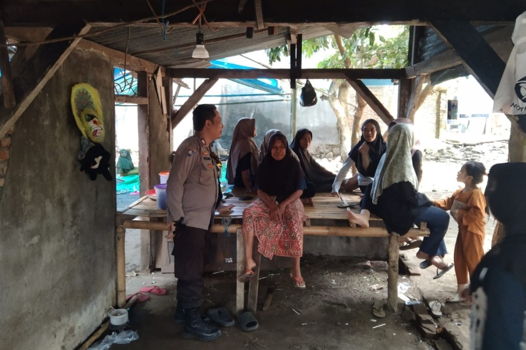 Bhabinkamtibmas Batulayar Proaktif Sosialisasi Ketahanan Pangan di Dusun Batubolong