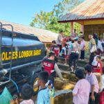 Polres Lombok Barat Salurkan 5.000 Liter Air Bersih, Wujud Kepedulian di Hari Bhayangkara Ke-79